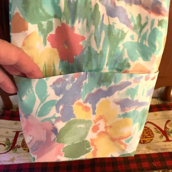 Handmade Aqua Floral Cotton Crossbody Bag with Lining and Zippered Closure - Picture 6 of 10